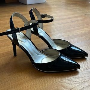 BANDOLINO black patent pumps